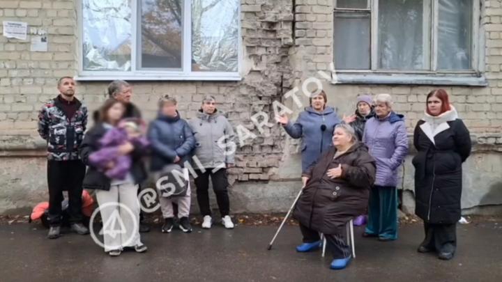 Бастрыкин потребовал отчет о расследовании по делу аварийного дома с гигантскими трещинами в Саратове Бастрыкин потребовал отчет о расследовании по делу аварийного дома с гигантскими трещинами в Саратове