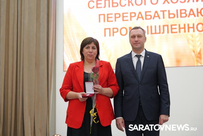 Земля отвечает добром тем, кто её любит Земля отвечает добром тем, кто её любит