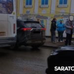 Иномарка сбила девушку на пешеходном переходе в Волжском районе Саратова