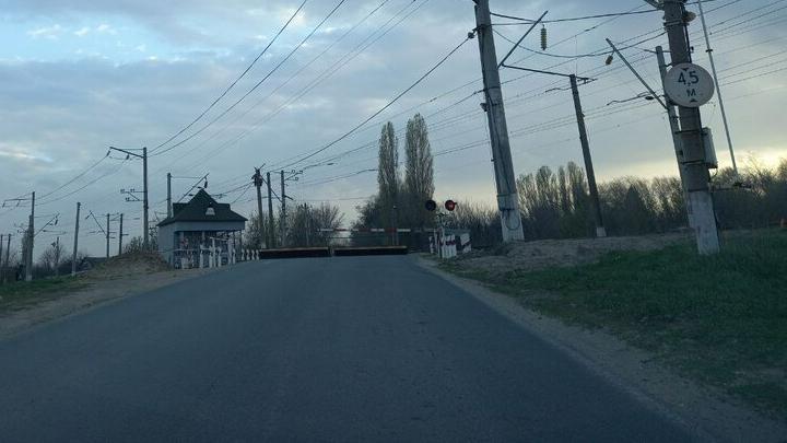 В Красноармейском районе закроют железнодорожный переезд В Красноармейском районе закроют железнодорожный переезд