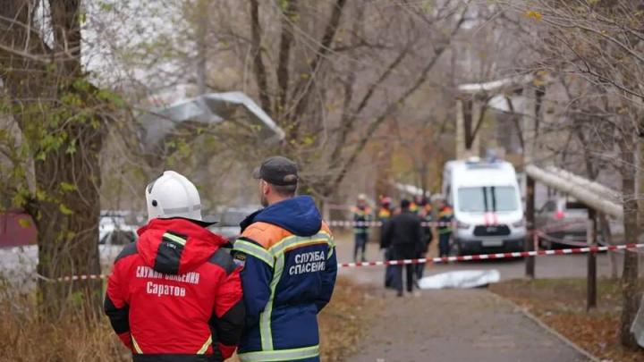 Атака БПЛА в Саратове: были выбиты окна в домах Заводского района, есть пострадавшая Атака БПЛА в Саратове: были выбиты окна в домах Заводского района, есть пострадавшая