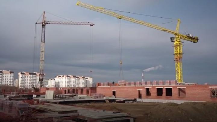 В Саратове к сентябрю 2026 года построят новую школу на 1500 мест с бассейном В Саратове к сентябрю 2026 года построят новую школу на 1500 мест с бассейном