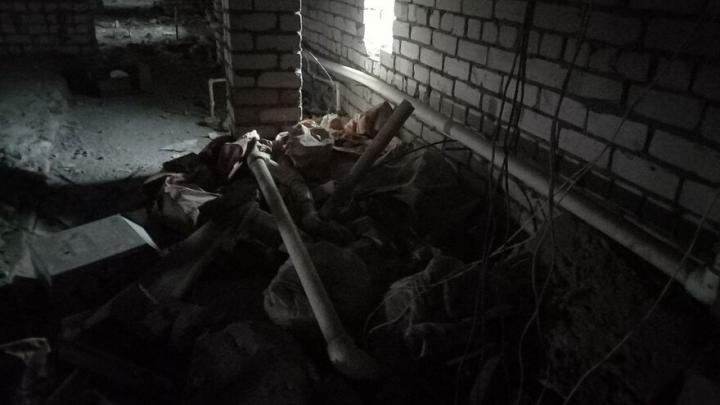 В Марксе за затопленный подвал оштрафовали коммунальщиков В Марксе за затопленный подвал оштрафовали коммунальщиков
