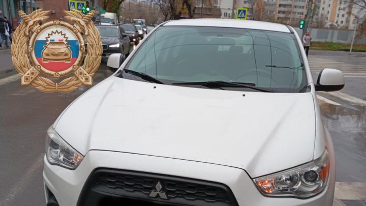 Трехлетняя девочка попала под колеса иномарки в Энгельсе Трехлетняя девочка попала под колеса иномарки в Энгельсе