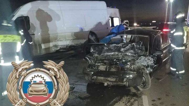 Водитель легковушки погиб в автокатастрофе около Татищева Водитель легковушки погиб в автокатастрофе около Татищева