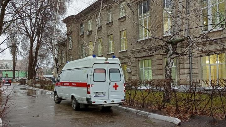 В саратовских Дубках мужчина пострадал в ДТП с внедорожником В саратовских Дубках мужчина пострадал в ДТП с внедорожником
