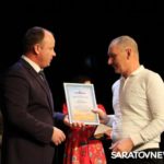 КРЕПКИЕ РУКИ, ПРОПАХШИЕ ХЛЕБОМ КРЕПКИЕ РУКИ, ПРОПАХШИЕ ХЛЕБОМ
