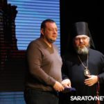 КРЕПКИЕ РУКИ, ПРОПАХШИЕ ХЛЕБОМ КРЕПКИЕ РУКИ, ПРОПАХШИЕ ХЛЕБОМ