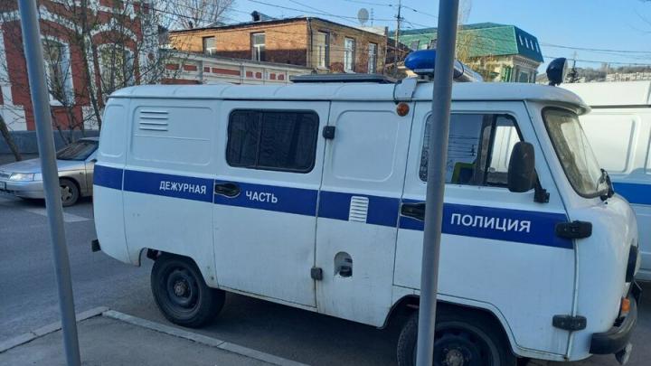 Саратовец ожидает суда за избиение полицейского Саратовец ожидает суда за избиение полицейского