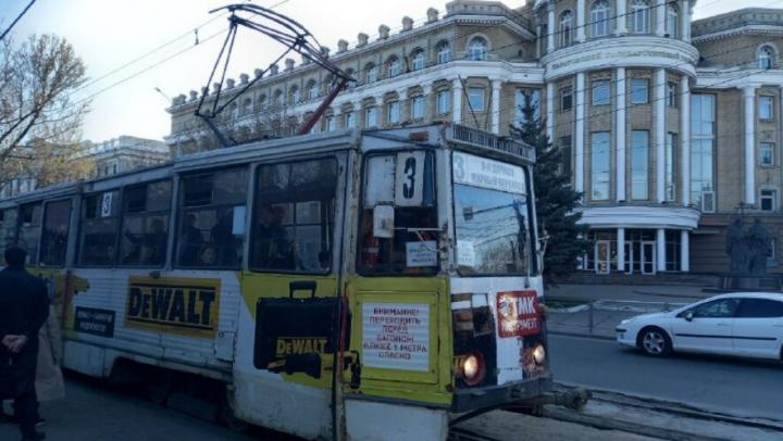 Скоростной трамвай в Саратове: у московской фирмы выявили новые нарушения Скоростной трамвай в Саратове: у московской фирмы выявили новые нарушения