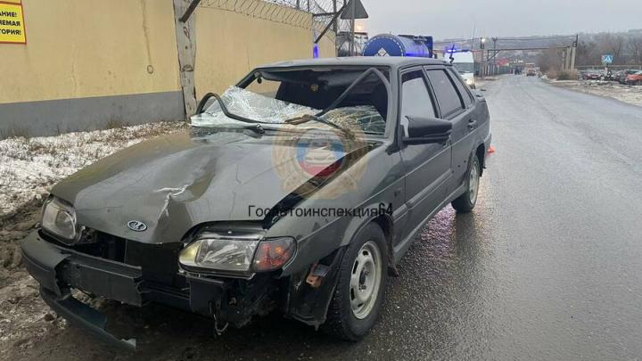 Пожилой пешеход погиб под колесами «15-й» в Заводском районе Саратова Пожилой пешеход погиб под колесами «15-й» в Заводском районе Саратова
