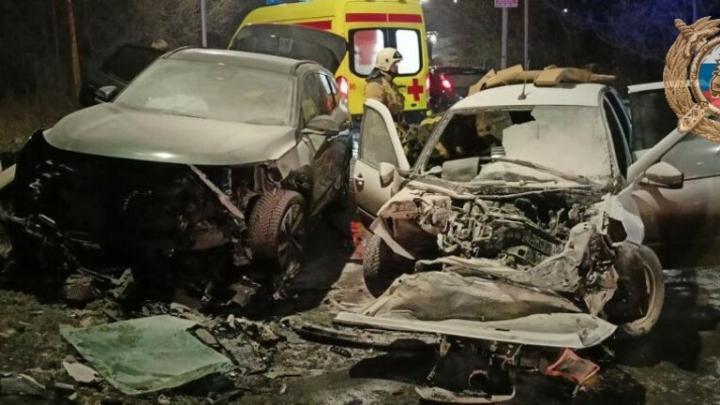 Женщина пострадала в аварии в Волжском районе Саратова Женщина пострадала в аварии в Волжском районе Саратова