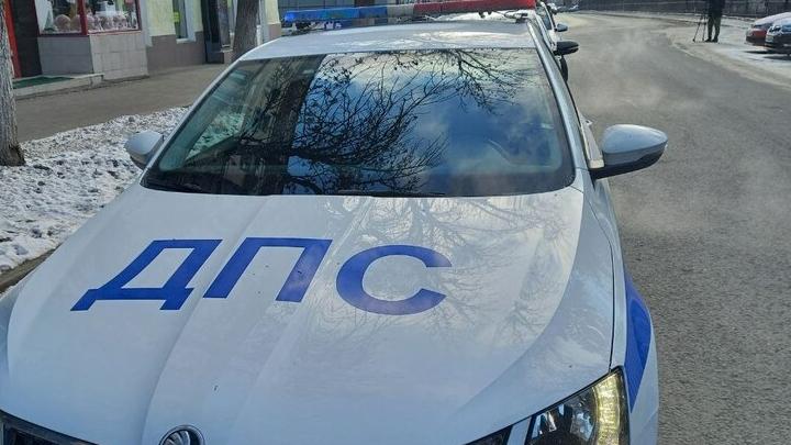 Обогнал и стал убийцей: в Энгельсе судят водителя за трагедию на трассе Обогнал и стал убийцей: в Энгельсе судят водителя за трагедию на трассе