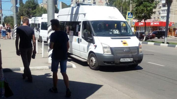 Подросток пострадал на остановке в Энгельсе — в него выстрелили из пистолета Подросток пострадал на остановке в Энгельсе — в него выстрелили из пистолета