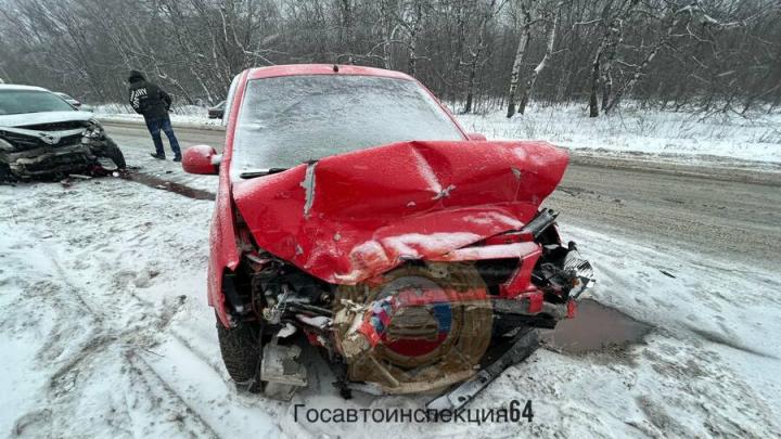 Женщина пострадала в ДТП на Кумысной поляне в Саратове Женщина пострадала в ДТП на Кумысной поляне в Саратове
