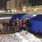 Очередь в ледяную воду: как саратовцы отметили Крещение на новом пляже