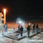 Очередь в ледяную воду: как саратовцы отметили Крещение на новом пляже