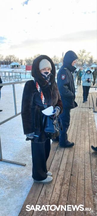 В Энгельсе продолжаются Крещенские купания В Энгельсе продолжаются Крещенские купания