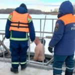 В Энгельсе продолжаются Крещенские купания В Энгельсе продолжаются Крещенские купания