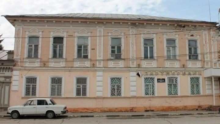 Купцы, банкиры и музыкальное училище: история трёх зданий, ставших памятниками в Марксе Купцы, банкиры и музыкальное училище: история трёх зданий, ставших памятниками в Марксе