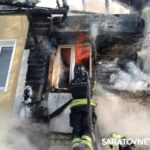 В Затоне пять пожарных расчётов боролись с огнём в доме В Затоне пять пожарных расчётов боролись с огнём в доме