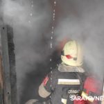 В Затоне пять пожарных расчётов боролись с огнём в доме В Затоне пять пожарных расчётов боролись с огнём в доме