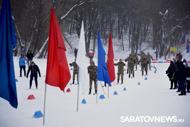 На «Лыжне России» в Саратове стартовали 5 тысяч человек — от малыша до ветерана Кубка мира На «Лыжне России» в Саратове стартовали 5 тысяч человек — от малыша до ветерана Кубка мира