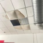 В колледже кулинарного искусства в Саратове обрушился потолок из-за протечки крыши В колледже кулинарного искусства в Саратове обрушился потолок из-за протечки крыши