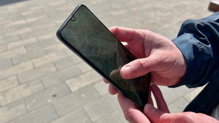 Саратовцу обжег руки взорвавшийся смартфон Саратовцу обжег руки взорвавшийся смартфон