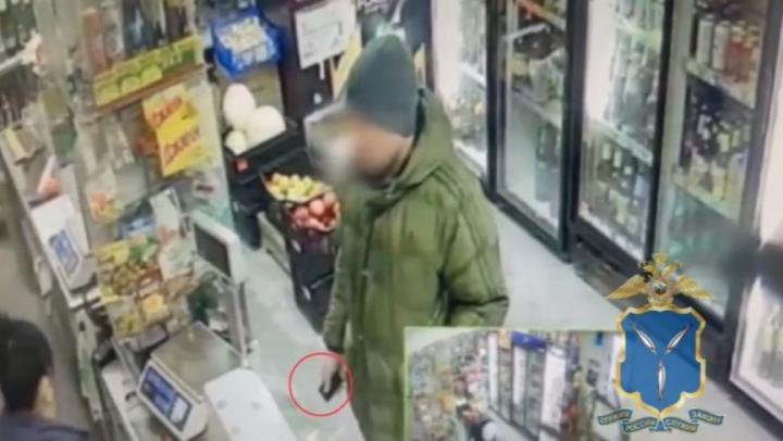 Потерял карту и не заблокировал: юный саратовец лишился 8 тысяч рублей Потерял карту и не заблокировал: юный саратовец лишился 8 тысяч рублей