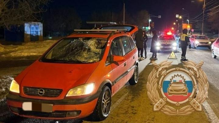 В Энгельсе под колёсами иномарки погиб пешеход В Энгельсе под колёсами иномарки погиб пешеход