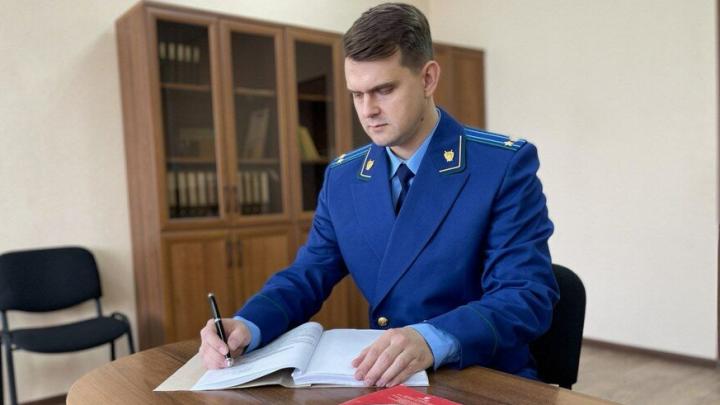 Житель Энгельса предстанет перед судом за попытку подкупа инспекторов ДПС Житель Энгельса предстанет перед судом за попытку подкупа инспекторов ДПС
