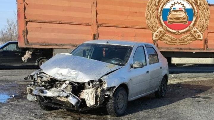 Пожилой мужчина пострадал в ДТП с грузовиком в Саратовской области Пожилой мужчина пострадал в ДТП с грузовиком в Саратовской области