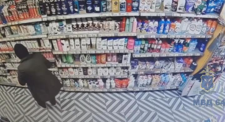 В Саратове мужчина украл 27 антиперспирантов из «Пятёрочки» В Саратове мужчина украл 27 антиперспирантов из «Пятёрочки»
