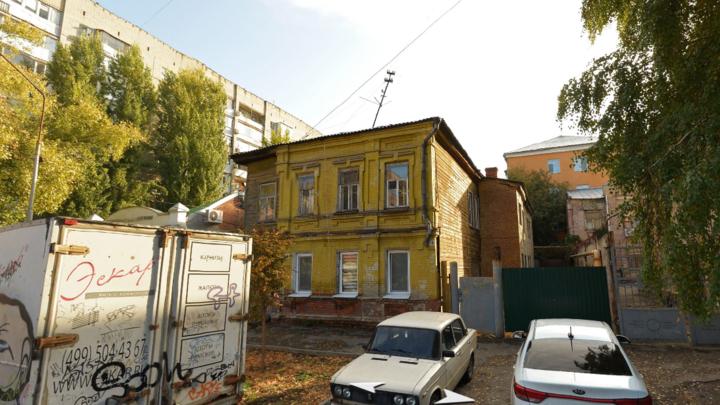 В Саратове снесут две двухэтажки: у цирка и Детского парка В Саратове снесут две двухэтажки: у цирка и Детского парка