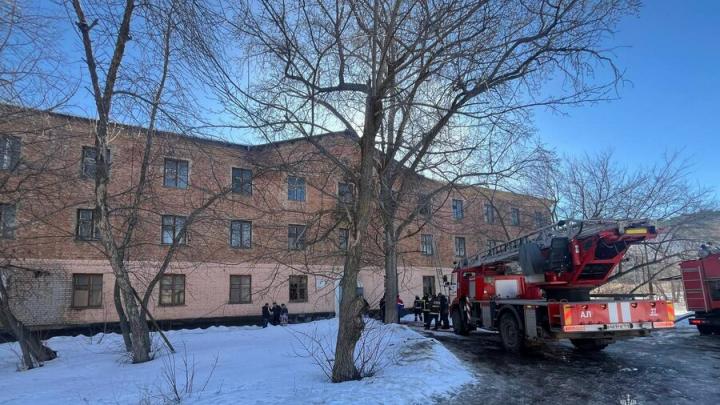 «Люди просили о помощи»: в Энгельсе на пожаре спасены три человека «Люди просили о помощи»: в Энгельсе на пожаре спасены три человека