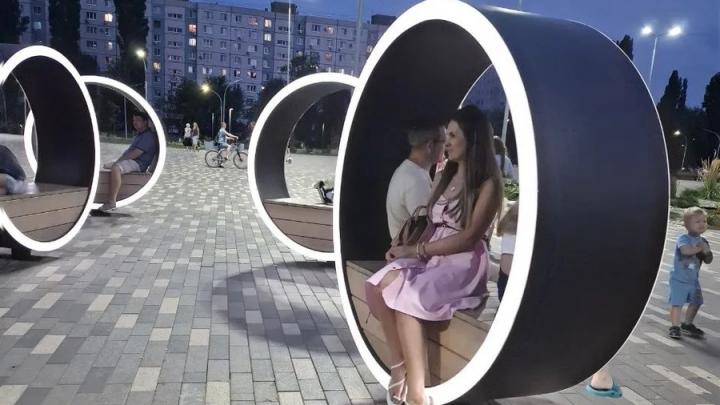В саратовском селе установят светящиеся качели за полмиллиона рублей В саратовском селе установят светящиеся качели за полмиллиона рублей