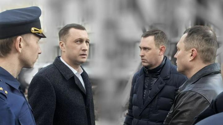 В Саратове и Энгельсе идут работы по ликвидации последствий атаки БПЛА В Саратове и Энгельсе идут работы по ликвидации последствий атаки БПЛА