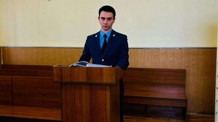 Экс-инспектор ГИБДД получил три года колонии за смертельное ДТП на трассе под Марксом Экс-инспектор ГИБДД получил три года колонии за смертельное ДТП на трассе под Марксом