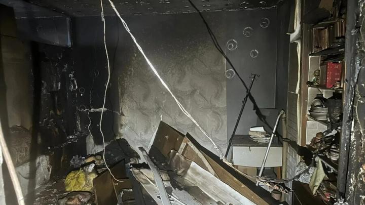 В Саратове на пожаре в пятиэтажке эвакуировали 15 жильцов В Саратове на пожаре в пятиэтажке эвакуировали 15 жильцов