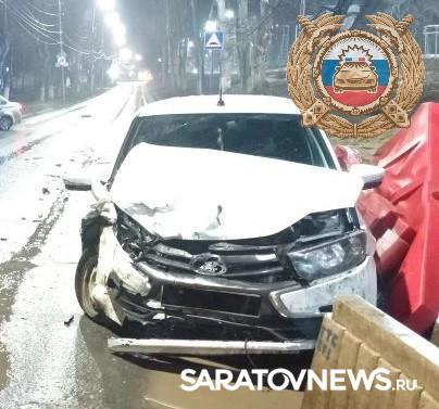 В Саратове в ночном ДТП с двумя «Ладами» пострадали оба водителя В Саратове в ночном ДТП с двумя «Ладами» пострадали оба водителя