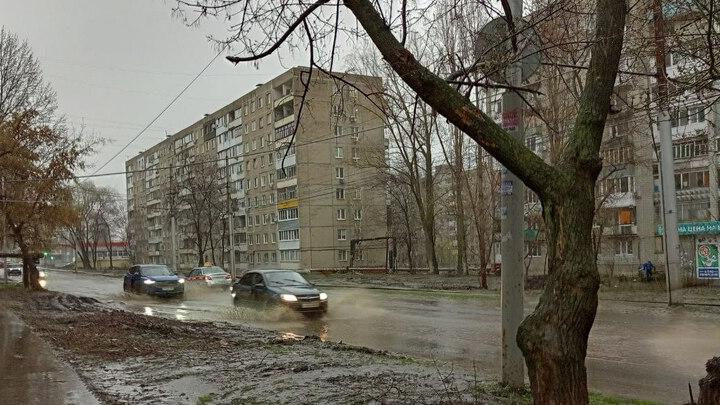 Дожди и грозы идут на Саратовскую область в выходные Дожди и грозы идут на Саратовскую область в выходные