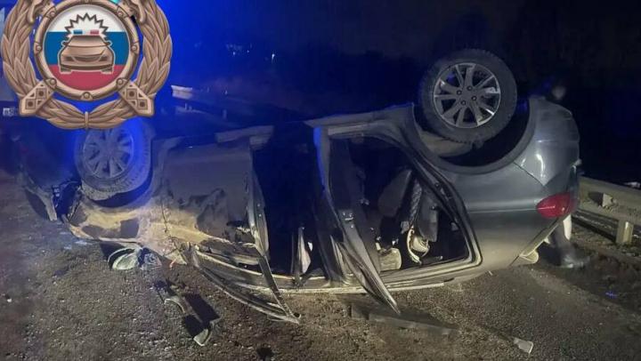 На дачах под Энгельсом перевернулась иномарка: трое в больнице На дачах под Энгельсом перевернулась иномарка: трое в больнице