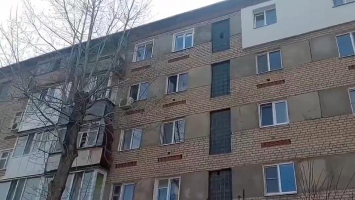 В Энгельсе сосед помог трем пенсионерам потушить пожар В Энгельсе сосед помог трем пенсионерам потушить пожар