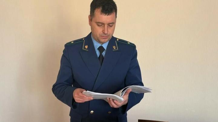 Житель Энгельса отправился на 10,5 лет в колонию за попытку продажи наркотиков Житель Энгельса отправился на 10,5 лет в колонию за попытку продажи наркотиков