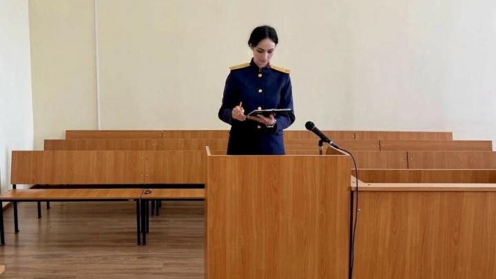 Ссора с ножом в Пугачеве: мужчина напал на знакомого и стал подозреваемым Ссора с ножом в Пугачеве: мужчина напал на знакомого и стал подозреваемым