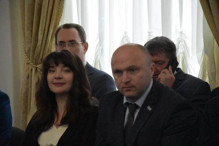 Городская дума утвердила поправки в бюджет Саратова на 2026 год с дефицитом 2,59 млрд рублей Городская дума утвердила поправки в бюджет Саратова на 2026 год с дефицитом 2,59 млрд рублей