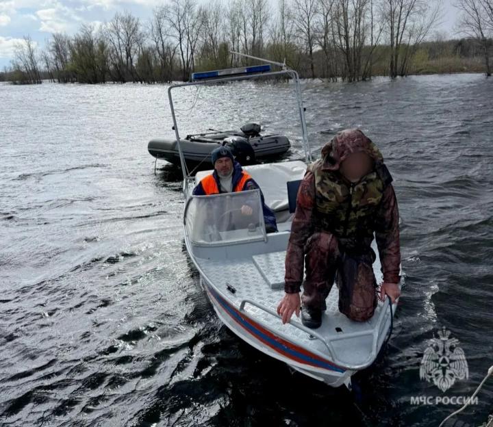 Не проверил погоду и оказался в воде: под Вольском спасли 68-летнего рыбака Не проверил погоду и оказался в воде: под Вольском спасли 68-летнего рыбака