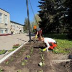 Энергетики «Т Плюс» помогли навести порядок на территории дома ветеранов в Балакове Энергетики «Т Плюс» помогли навести порядок на территории дома ветеранов в Балакове