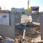 «Дыра» на дороге у Быка-солевоза портит вид на памятник в Энгельсе